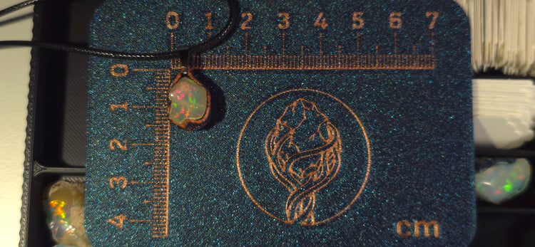 Opal Necklace — Broad Multicolour Flashes, Clear Body
