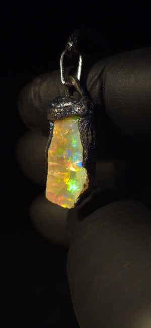 Opal-Halskette — Mehrfarbiges Feuer im ganzen Stein