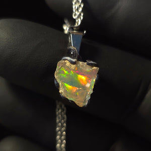 Opaal Ketting — Volledig Spectrum Vlam